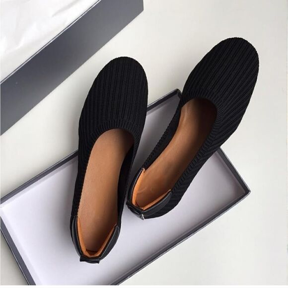 Everlane   - Picture 4 of 10